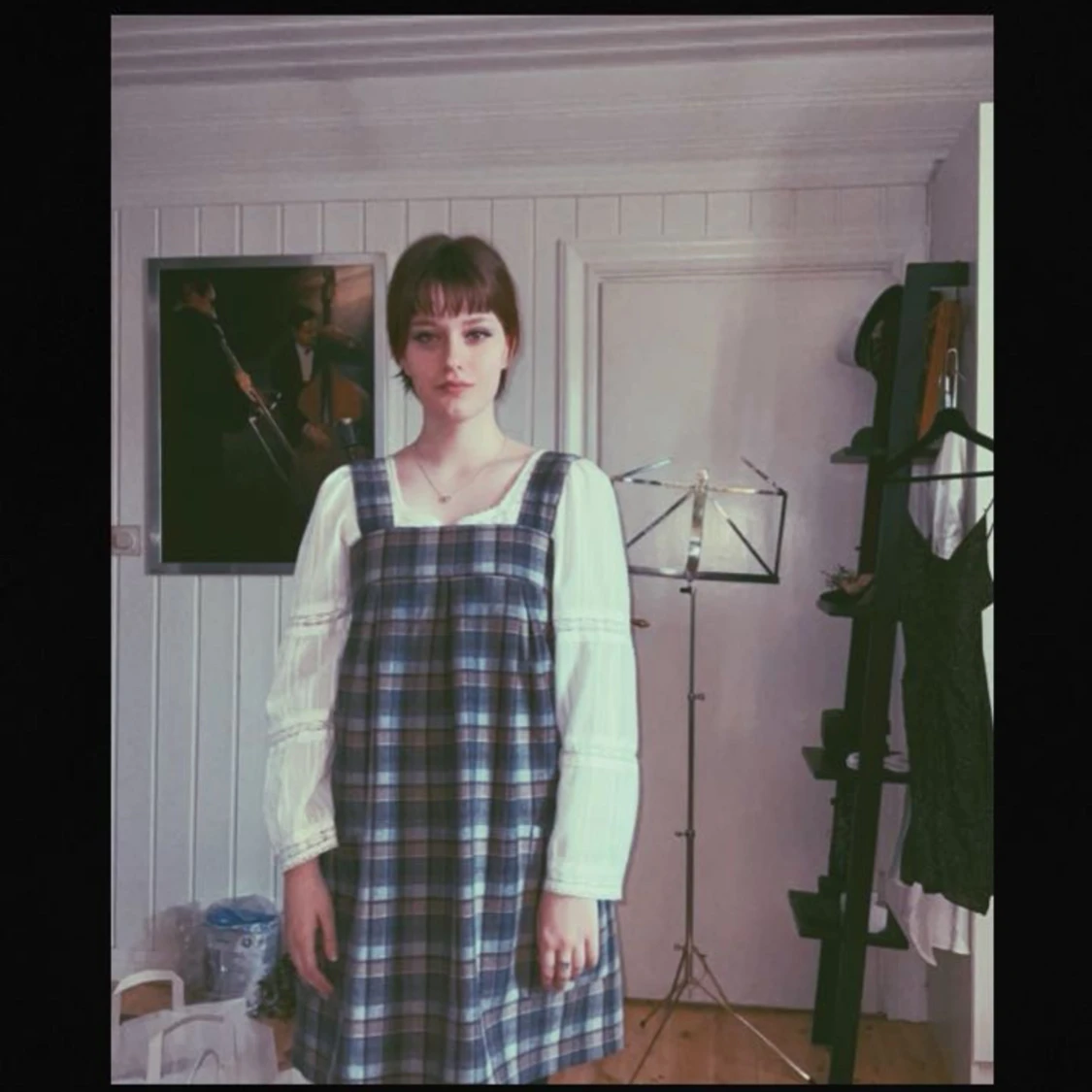 Grårutig klänning - 90