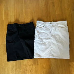 Jeans kjolar  - Säljer dessa två jeanskjolar, från Vila strl:S , helt nya 200kr st tsm 350