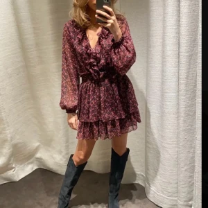 Zara klänning  - Säljer en så fin zara klänning storlek S☺️