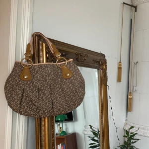 Äkta dknyväska❤️ - Superfin! Perfekt till våren! I fint skick!💓💓