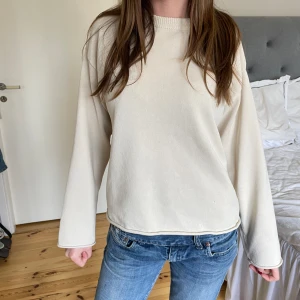 Tunnstickad tröja - Tunnstickad tröja som passar perfekt till sommaren!!💖💖