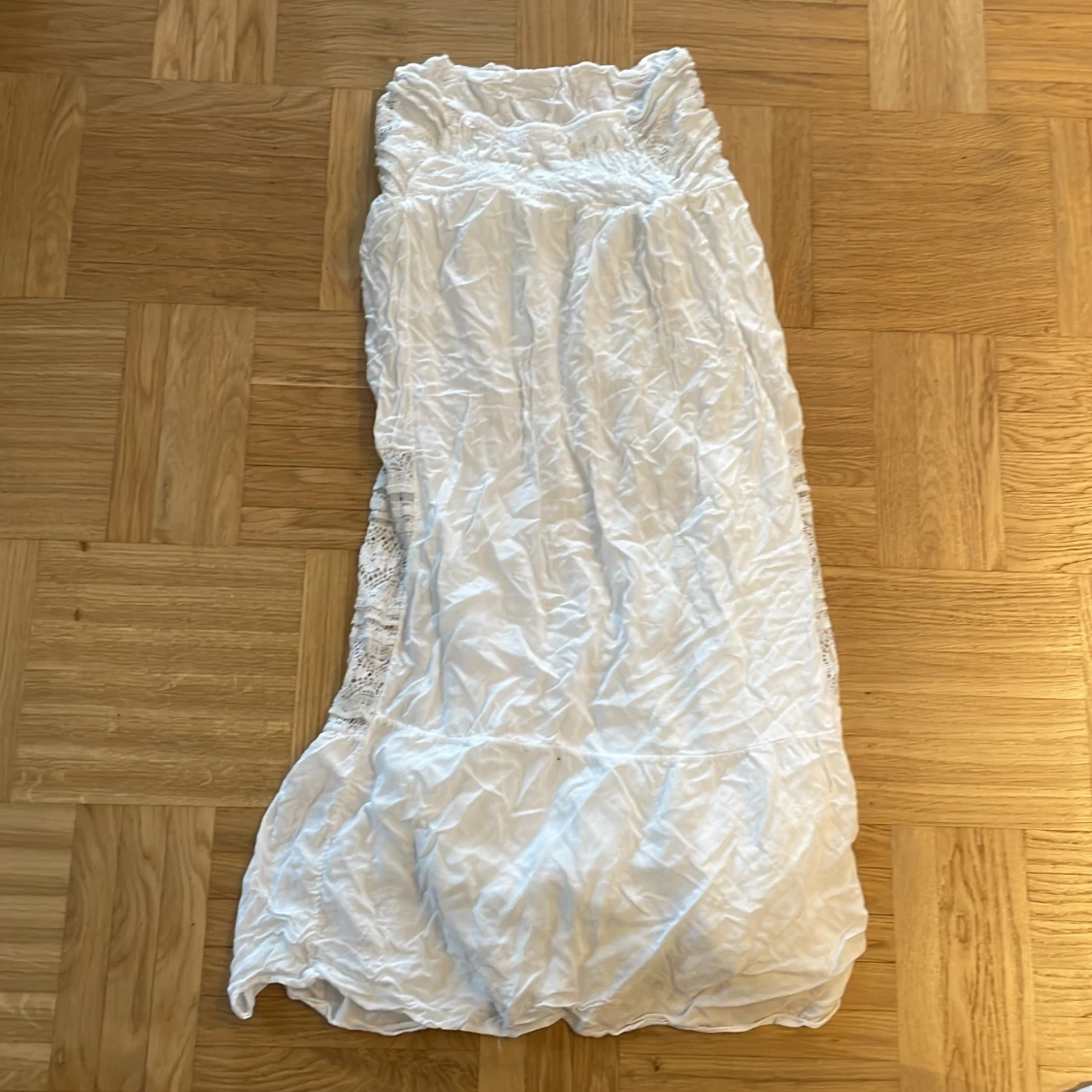 Vit klänning/kjol - 90