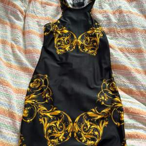 Mini Versace klänning, 1 gång använd❤️köpt för 1800kr