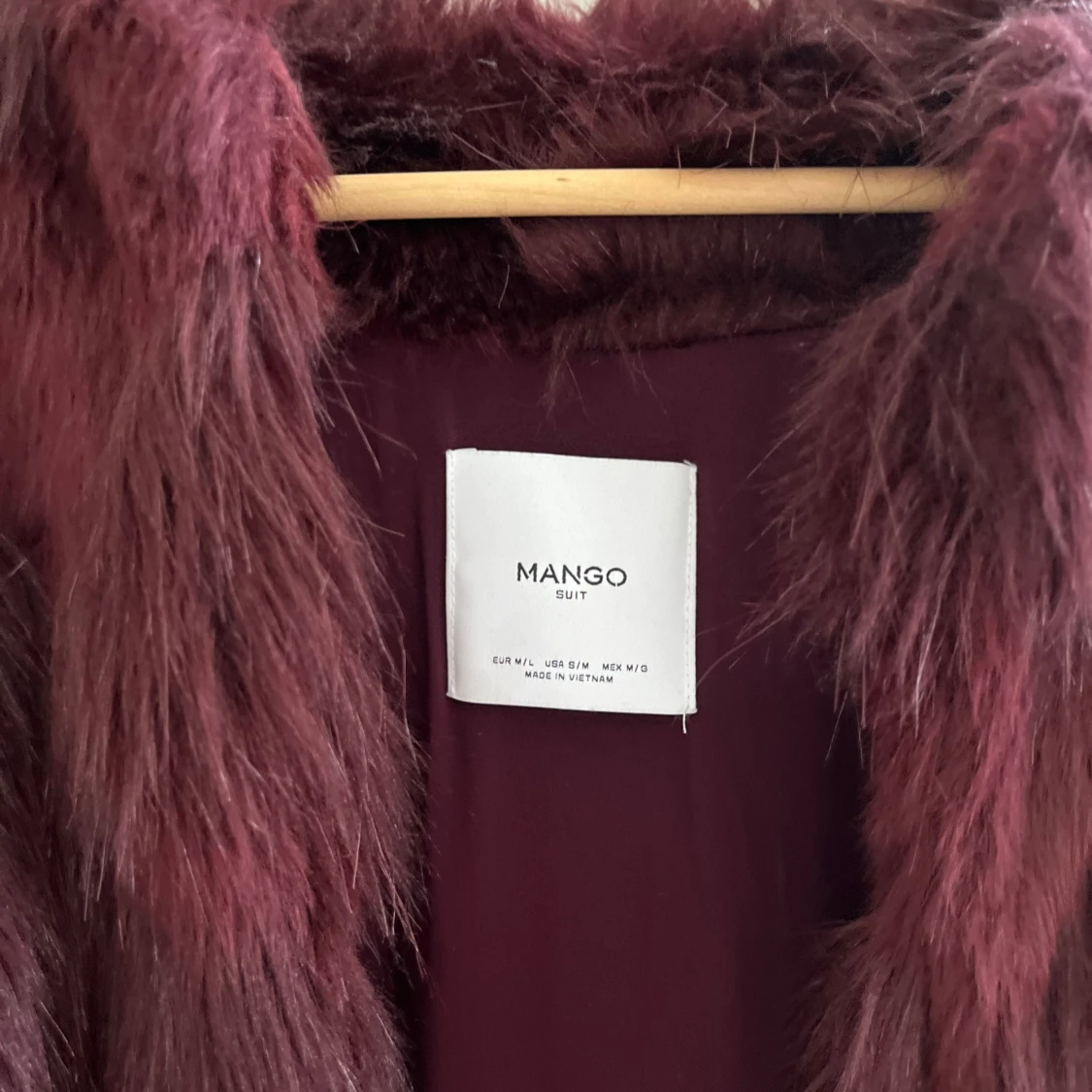 Vinröd pälsjacka  - 90