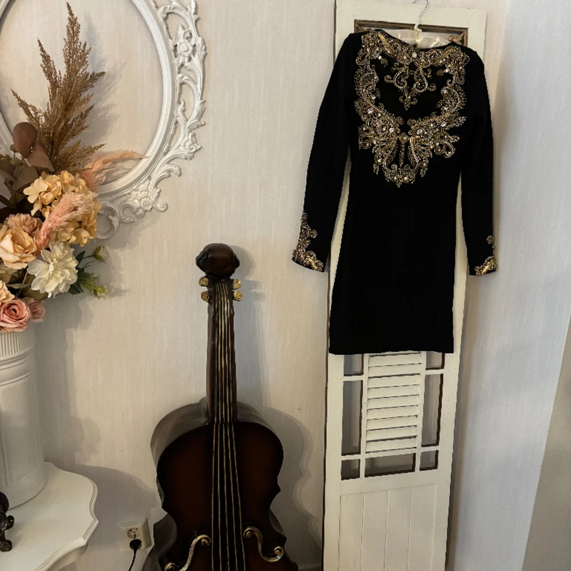 Festklänning stretch med guld utsmyckningar dyrköpt i Italien bröllop fest