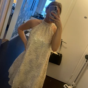 Glitter klänning  - Glitterklänning i storlek XS, Oanvänd 