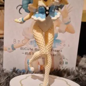 Kanin Hatsune Miku figur helt ny med förpackning 