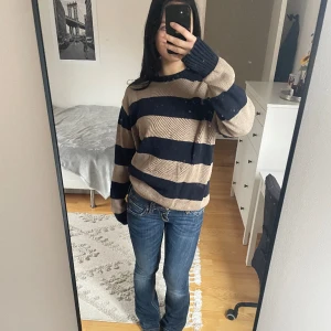 Stickad brandy tröja - Säljer denna jättesnygga tröja från brandy då den tyvärr inte kommer till användning längre. Som i nyskick🌼