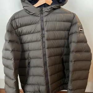 Colmar dunjacka - Fin dunjacka från Colmar i storlek 46 vilket motsvarar S möjligtvis liten M.