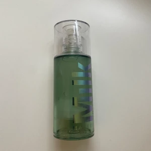 milk primer - nyskick, enbart testad två gånger men får den ej o funka på min hy! nypris 549