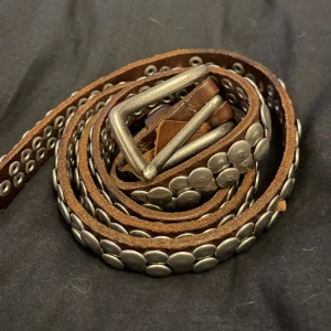 Bälte  - Köpte den på Sellpy men använde aldrig den