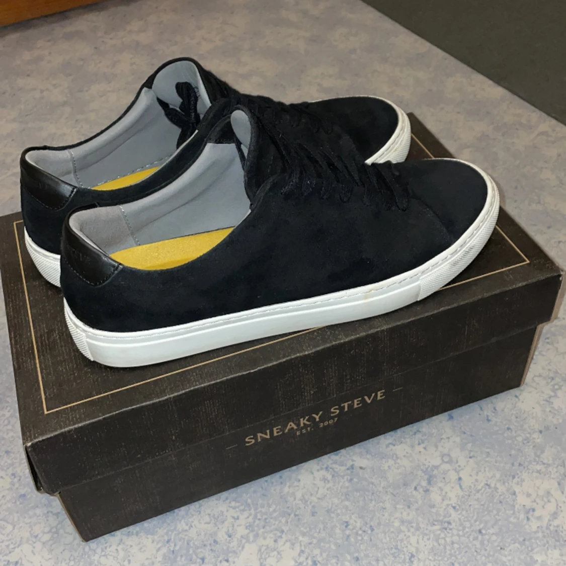 Sneaky Steve skor - 90