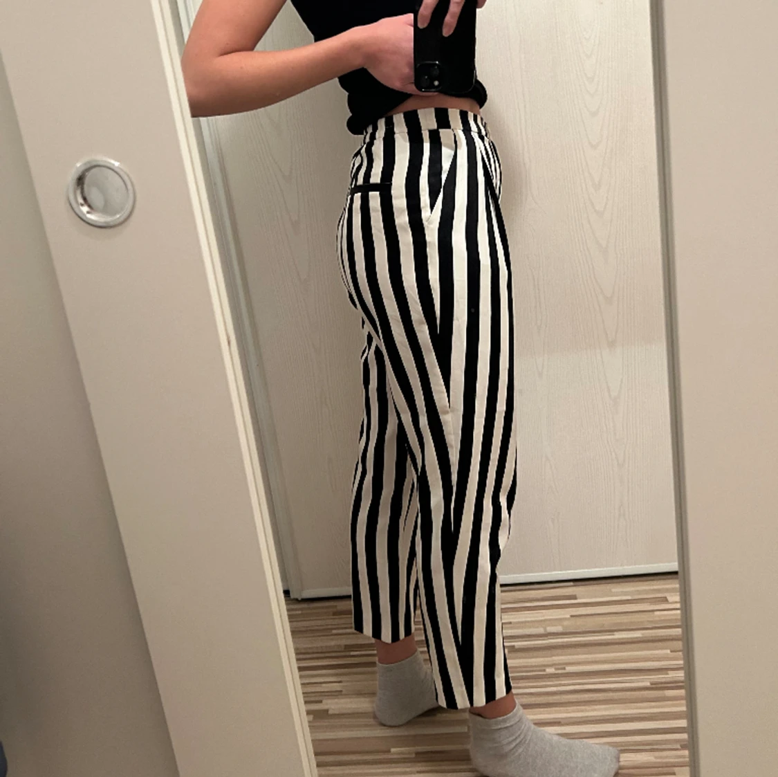 Randiga byxor från Monki - 91