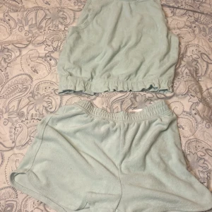  Topp t-shirt och shorts  -  Turkosblå stretchig mjuk  