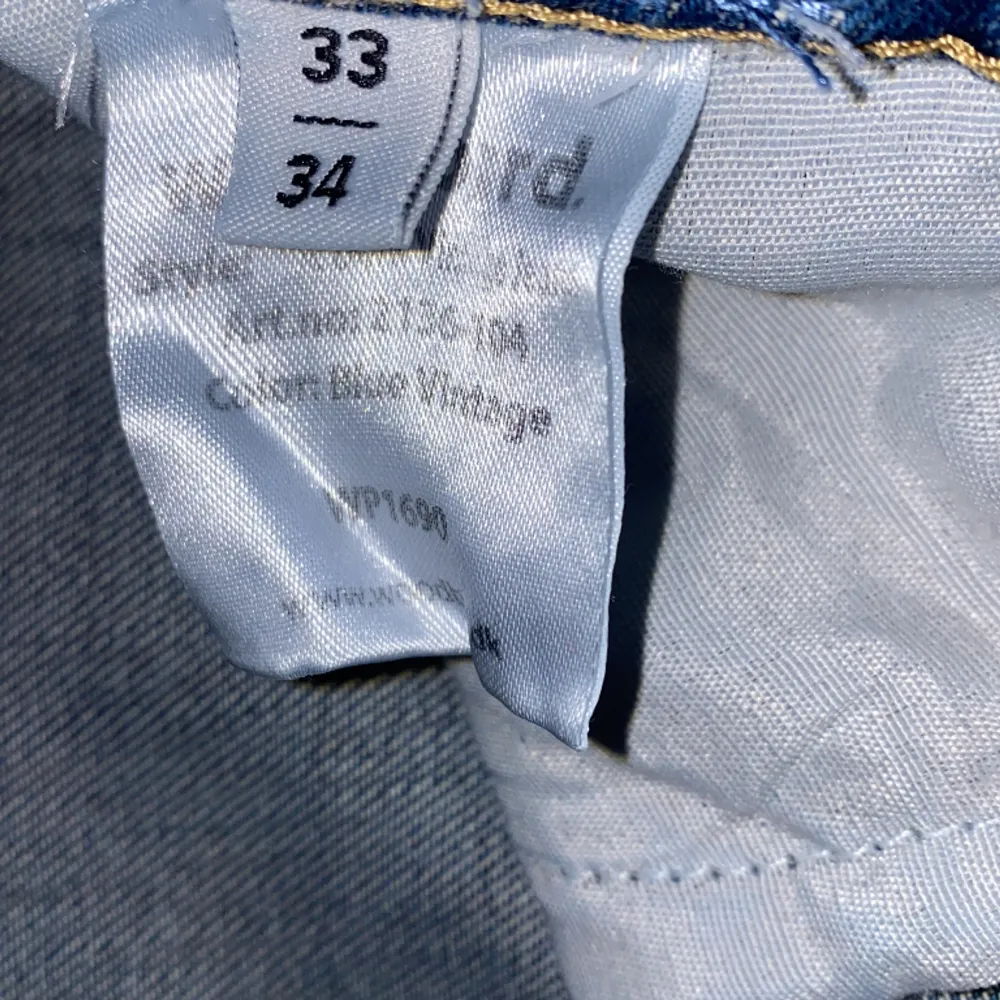 Använd kanske 5ggr säljer pga för små (storlek se bild) billigare vid snabb affär . Jeans & Byxor.