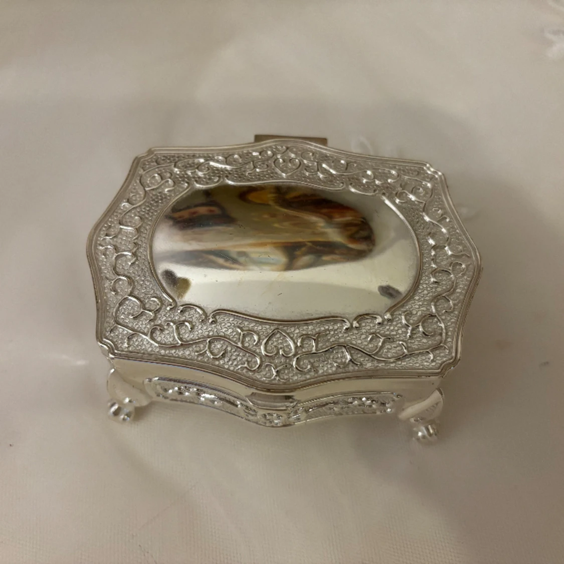 Vackert silver smycke skrin på fot - 90