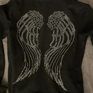 Fishbone hoodie - Hoodie med snyggt tryck från fishbone❤️