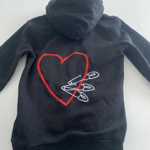 Mira Paris - Super fin Mira pris huddie, svart storlek xs. Super fint skick å inte använd mycket!💕