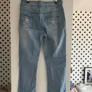 Jeans - Helt oanvända jeans, skriv vid funderingar 💕