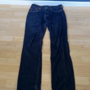 Levis 501 W29 L32 - W29 L32  Extremt bra skick. De är knappt använda och de är hela.