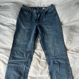 Jeans  - Kort modell på jeans 