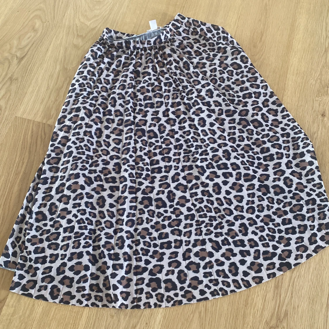 Leopardmönstrad kjol från H&M - 90