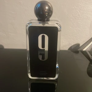 Afnan 9pm - 100 ml flaska och inte mycket använt