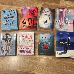 Böcker  - Böcker i bra skick! 80 kr/st, billigare för köp av flera. Kontakta för mer info !🥰