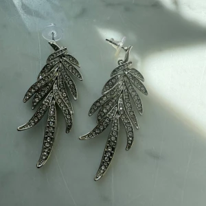 Festörhängen med kristaller - Nyskick, 