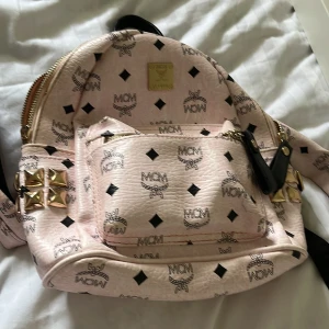 Rygga  - En ryggsäck som är liten och snygg 