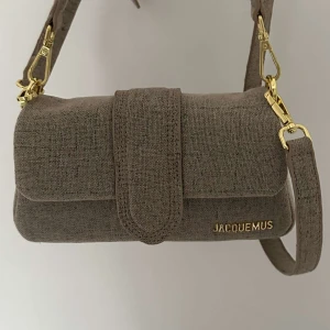 Jaquemeus bag - Gold exterior, perfect condition and a camel colour 