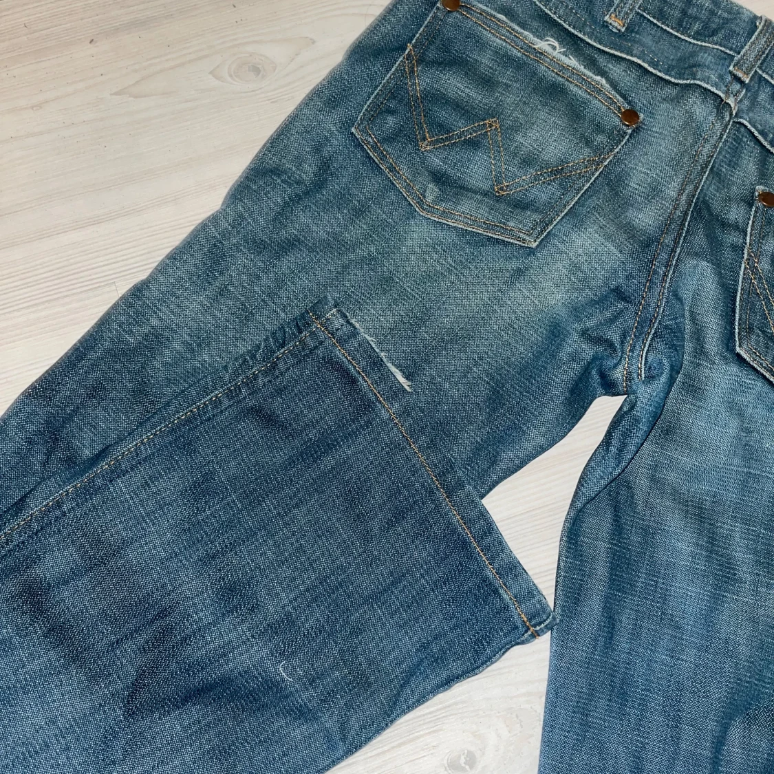Low waist bootcut jeans