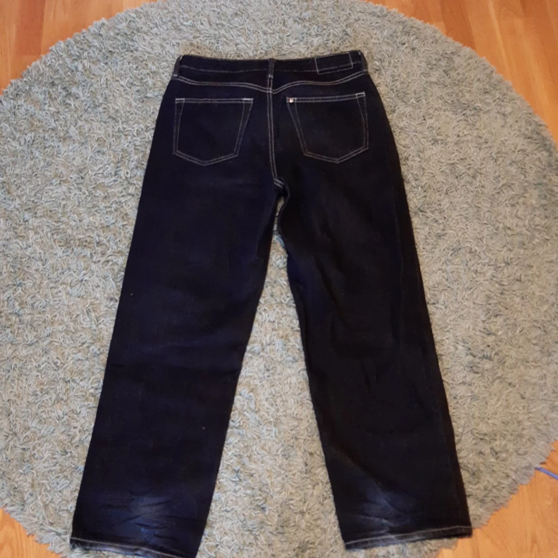 Mörkblå jeans från H&M - 90