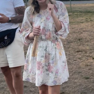 Klänning h&m - Så fin och i så bra skick!