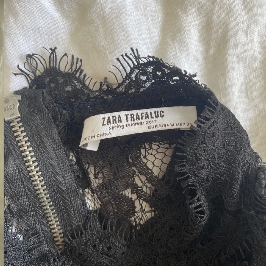 Svart spetslinne från Zara Trafaluc - 91