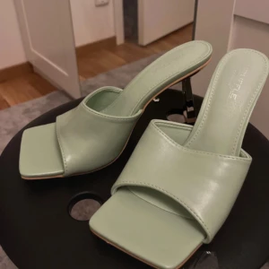 Klackskor SIMMI - Aldrig använda 