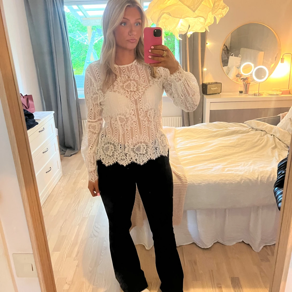 Vit topp i spets  - 90