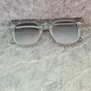 CHIMI - Tja säljer mina chimi solglasögon. Säljer dom för att ja inte längre vill ha dom väldigt sköna och snygga. Hör av er vid frågor