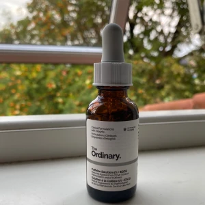 The Ordinary Serum Caffeine Solution  - Testade 1 gång och insåg sedan att detta serum är till för mörka ringar runt ögonen vilket jag inte har! Så säljer den istället.