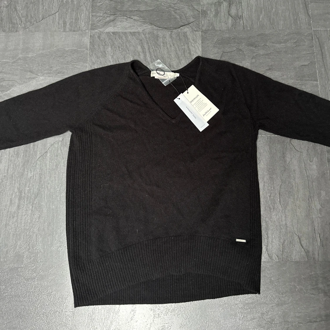 Svart kashmirtröja 