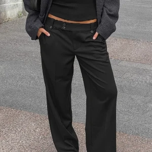 Moa Mattson x nakd - Super snygga lågmidjade kostymbyxor ifrån Nakds kollektion med Moa Mattson. Helt slutsålda påskhemsidan. Använda två gånger så i ett nytt skick utan defekter 