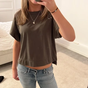 Topp mango - As najs grön topp från mango!! Superbra skick💕💕