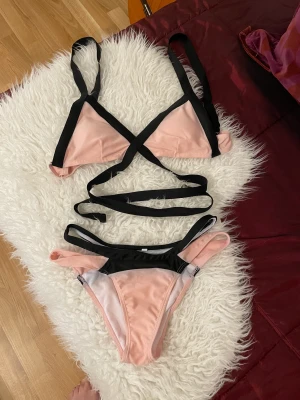 Bikini rosa - Jätte fin bikini i rosa  .har inte kunnat använda. Så den har inte använd .storlek Lars