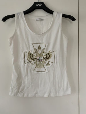 Linne med stenar  - Coolt linne med snyggt tryck och stenar. Inga tecken på användning i bra kvalitet 