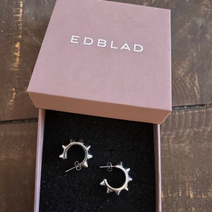 Edblad örhängen - Edblad örhängen, säljer då jag ej använder silver💓frakt tillkommer