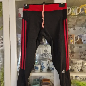 Träningstights - Använda, men i fint skick. Inga hål eller fläckar