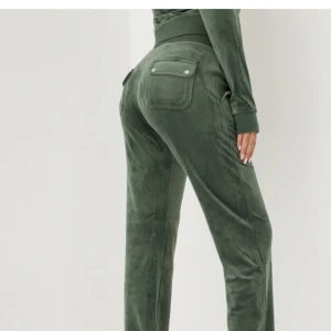 Juicy byxor  - Säljer mina juicy byxor då jag inte använder dom längre dom är i nyskick oxh i storlek xxs. Köpte dom nya. Pris kan diskuteras 