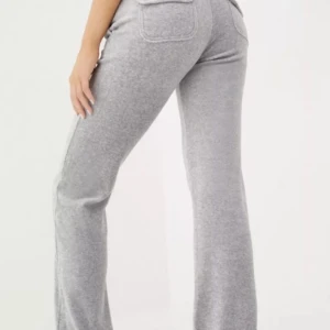 Gråa juicy couture  - Säljer mina juicy. 😚