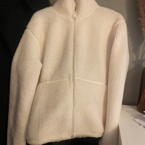 Teddy jacka!  - En snygg teddy jacka. Inte så använd💓