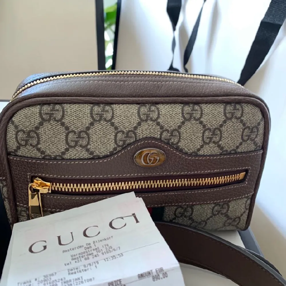 Säljer min helt fantastiska Gucci väska, Så snygg. Kvitto, kartong och påse medkommer  Nypris 8900kr  Mitt pris 5000kr . Väskor.